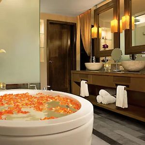 Preferred Club Junior Suite Ocean View Two Double Beds